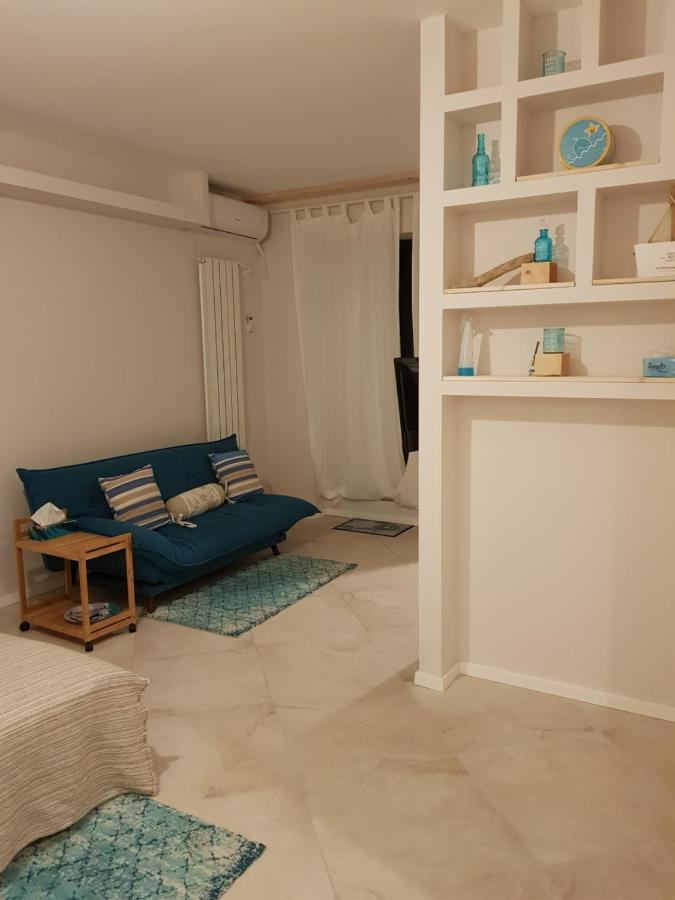Marina Central Sunshine Studio Apartment Bucharest Exterior photo
