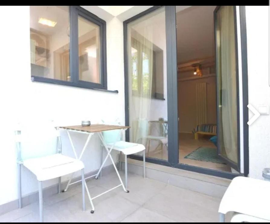 Marina Central Sunshine Studio Apartment Bucharest Exterior photo